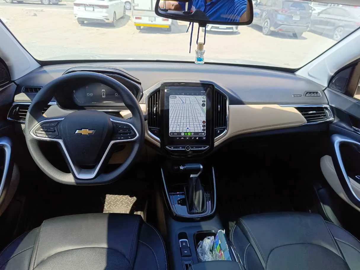 Car image 19