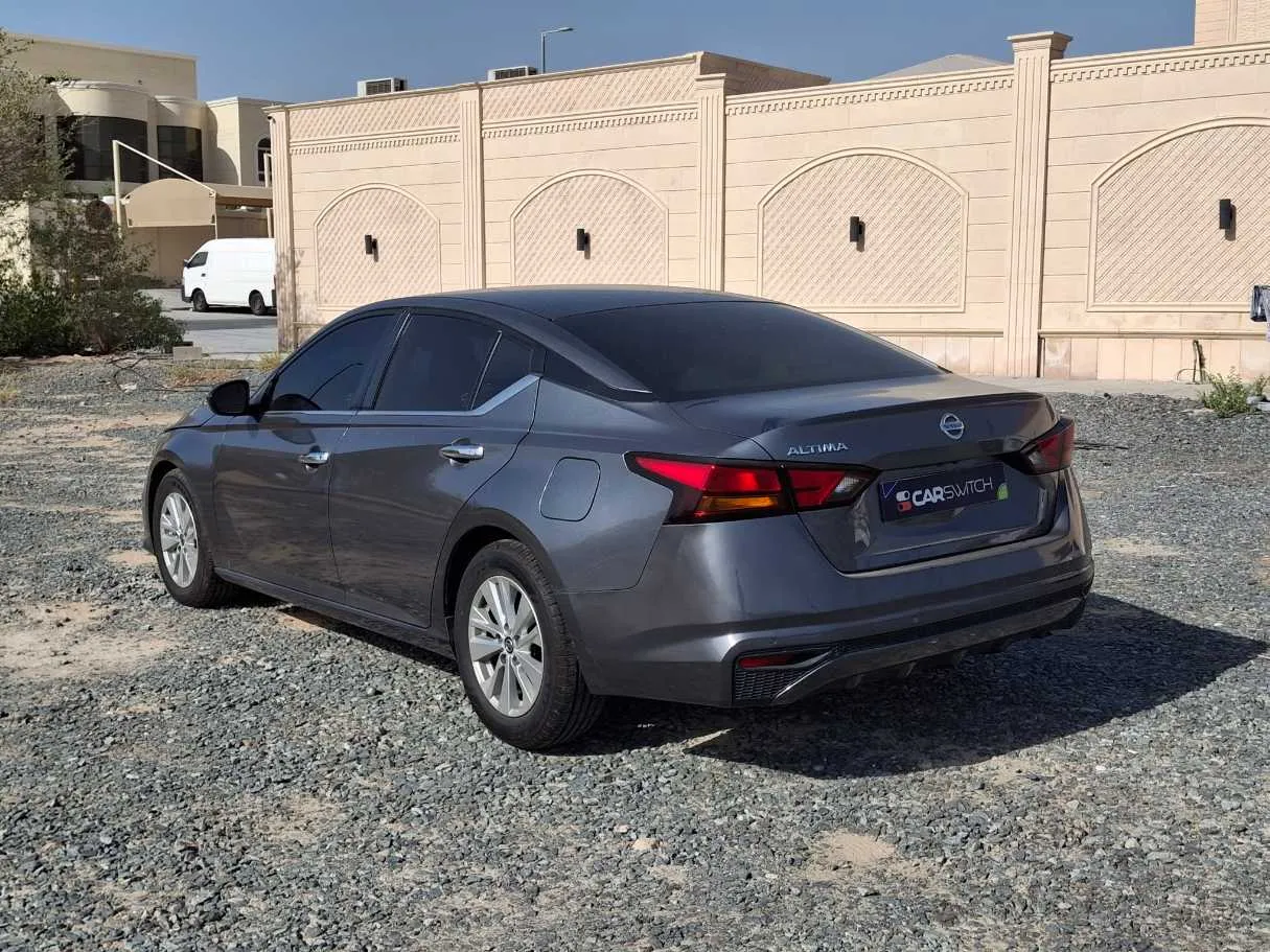 Car image 7