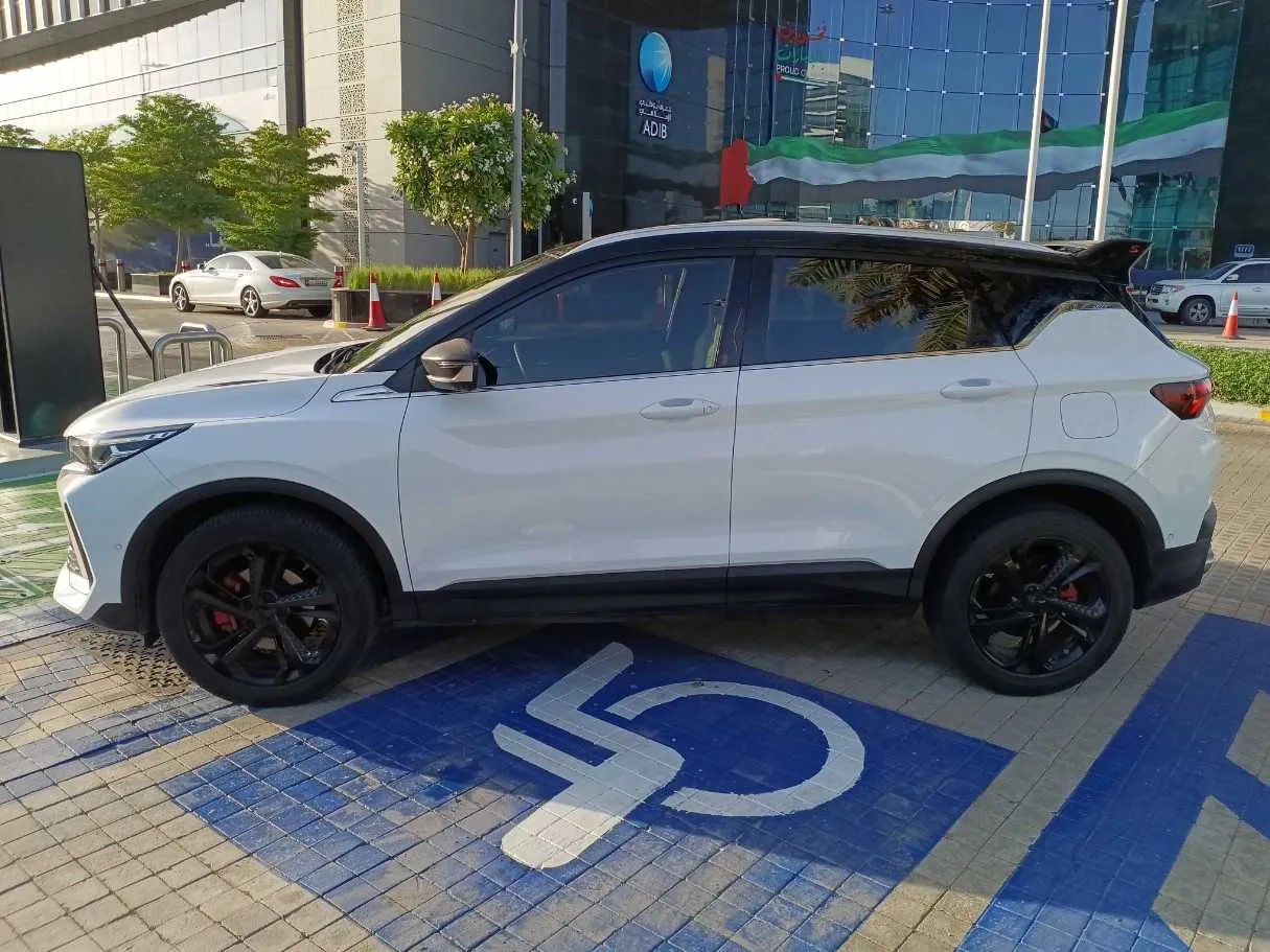 Car image 8