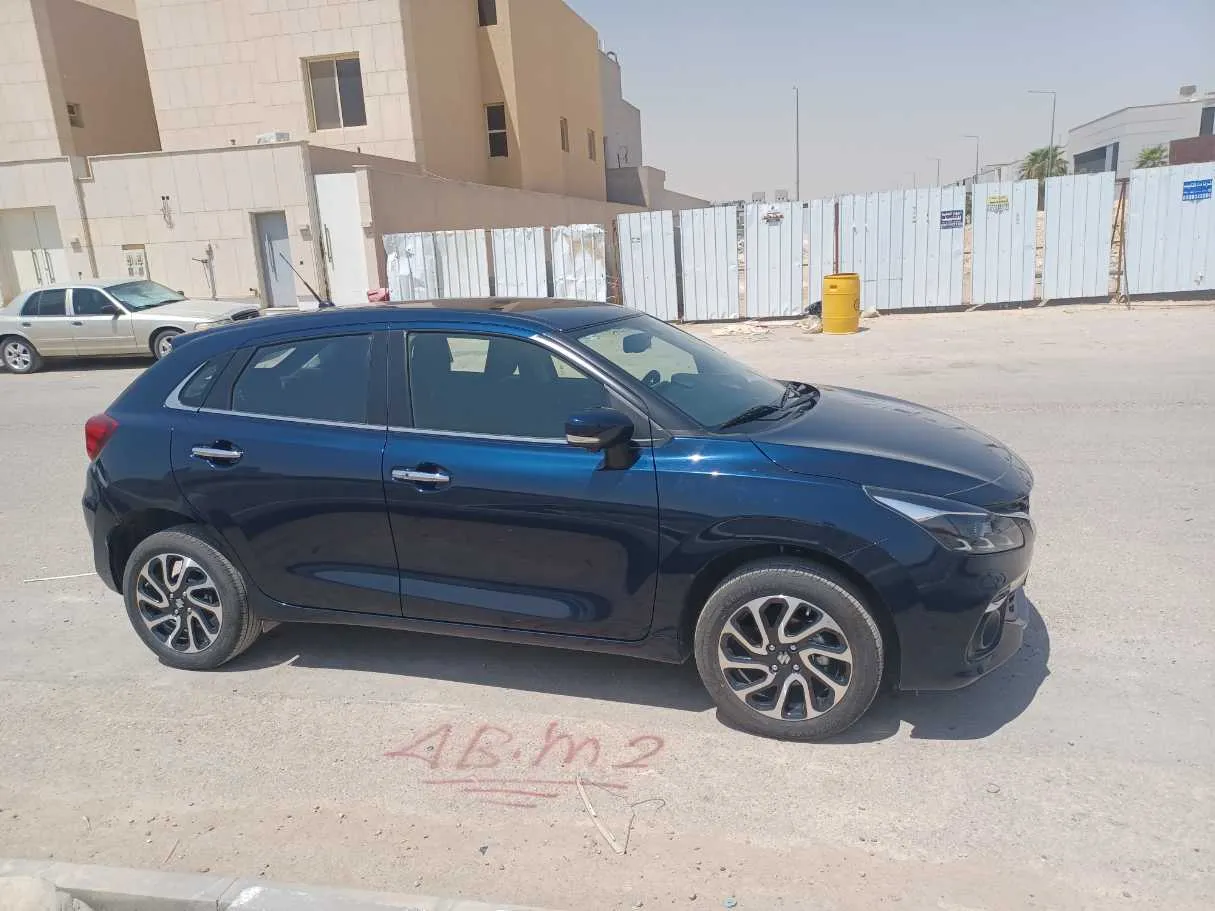 Car image 4