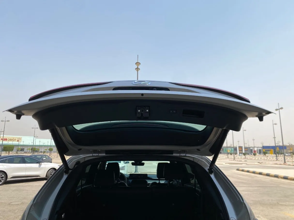 Car image 22