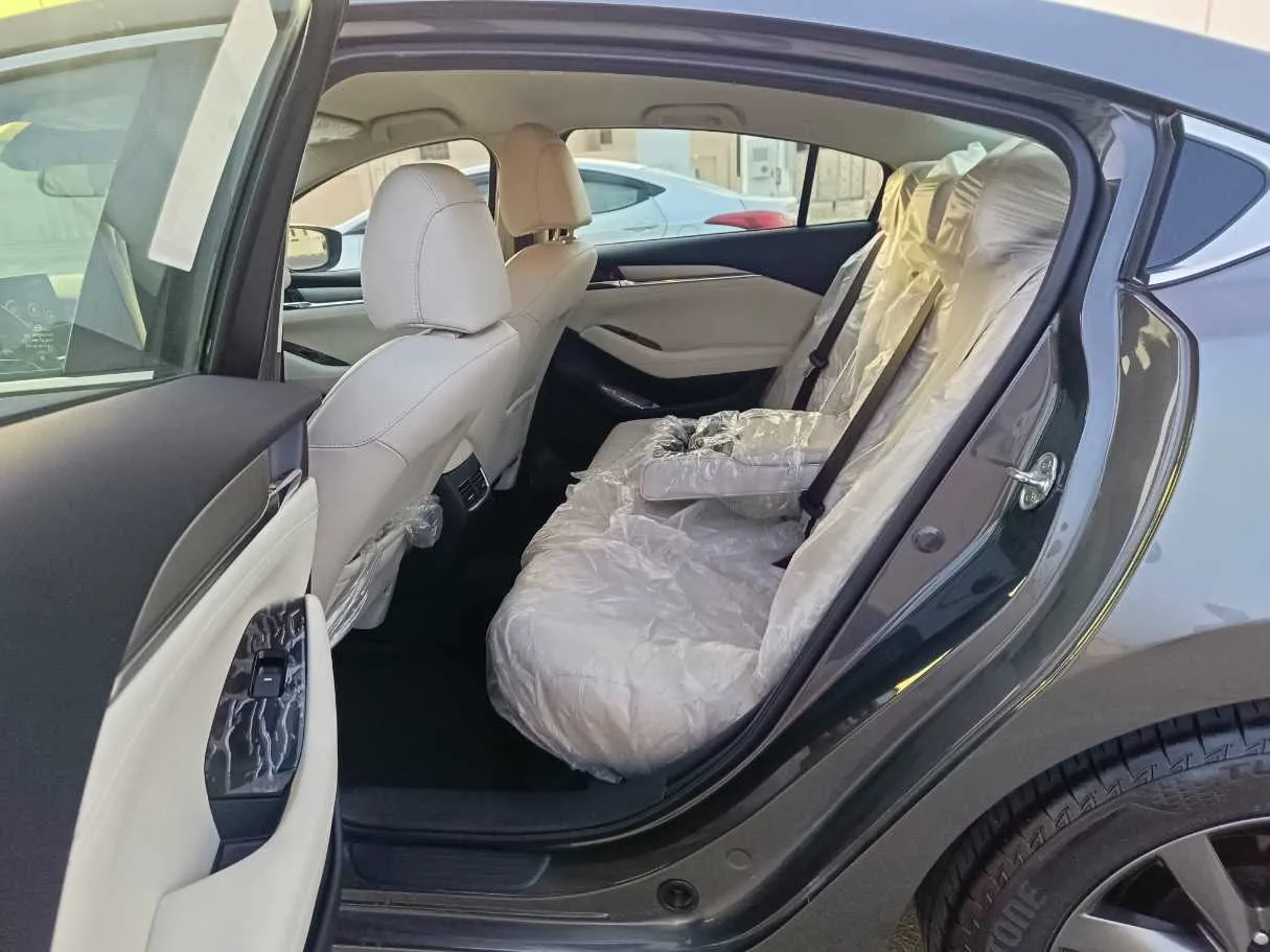 Car image 22