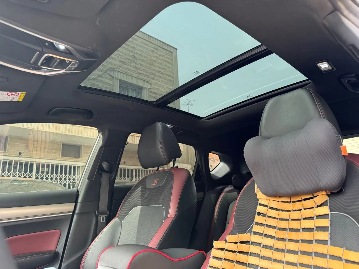 Car image 13