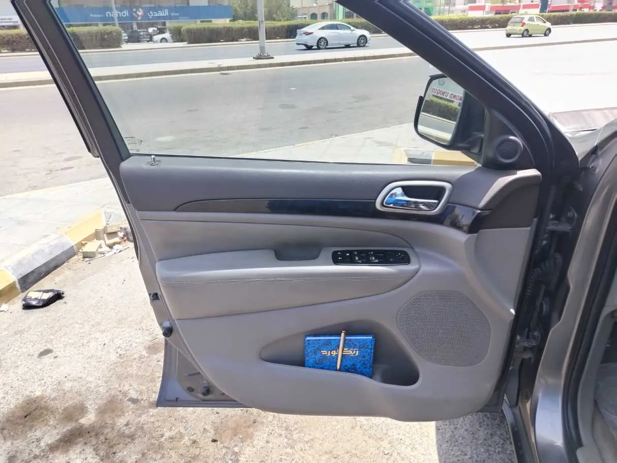 Car image 38