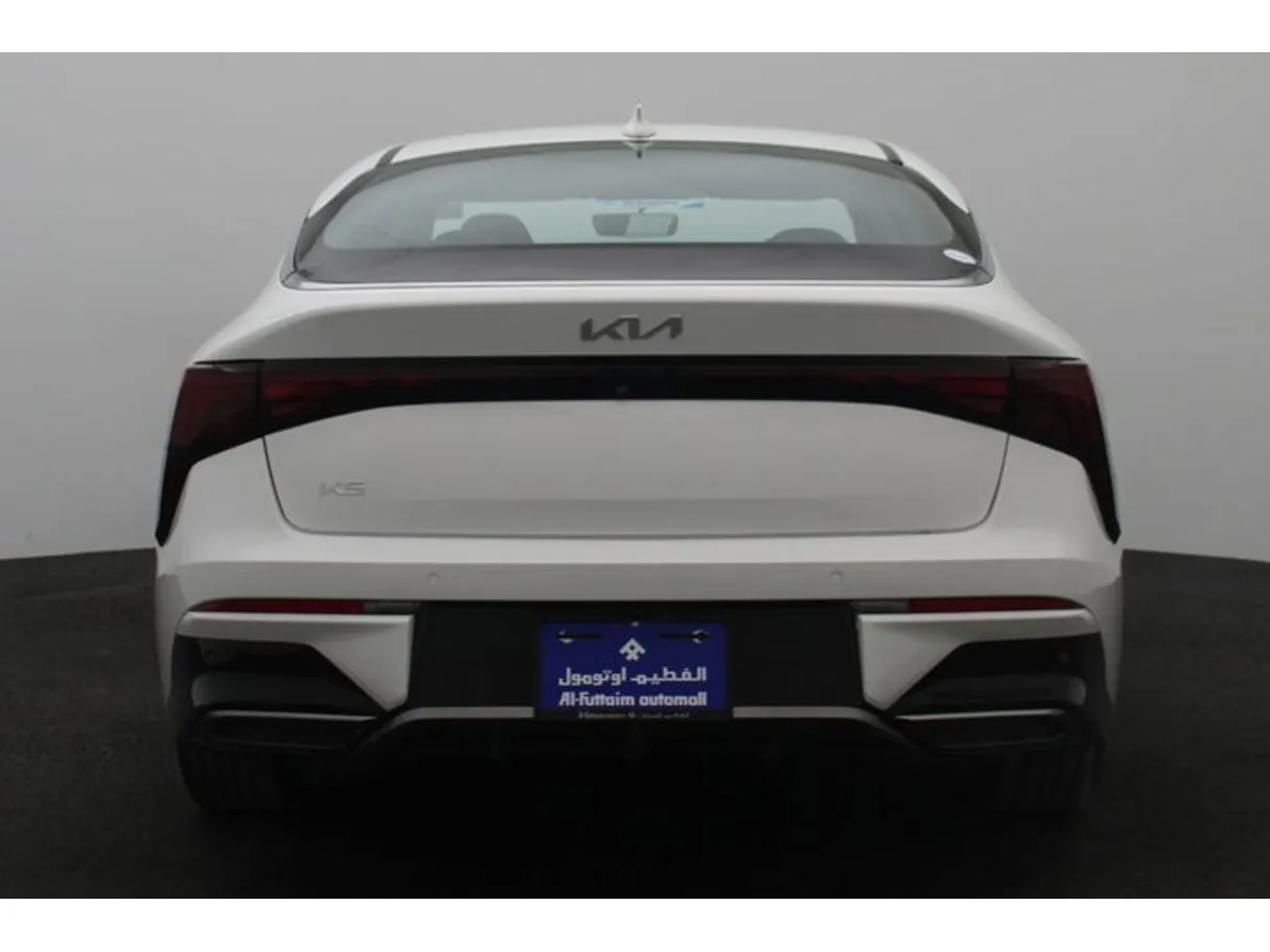 Car image 12