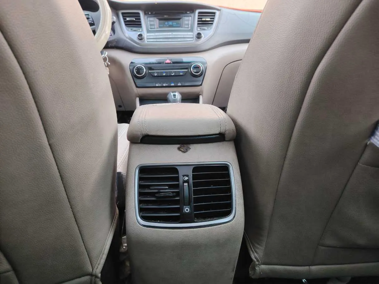 Car image 28