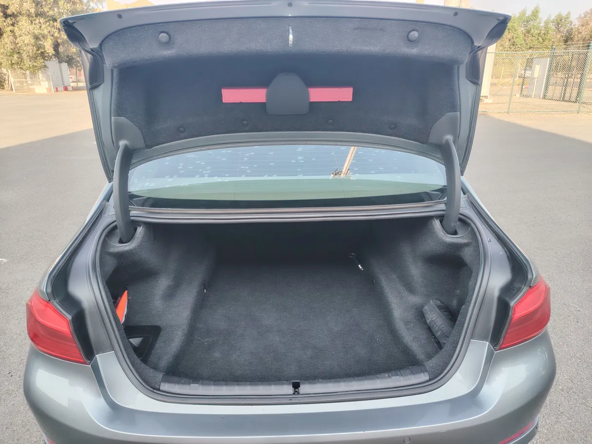 Car image 25
