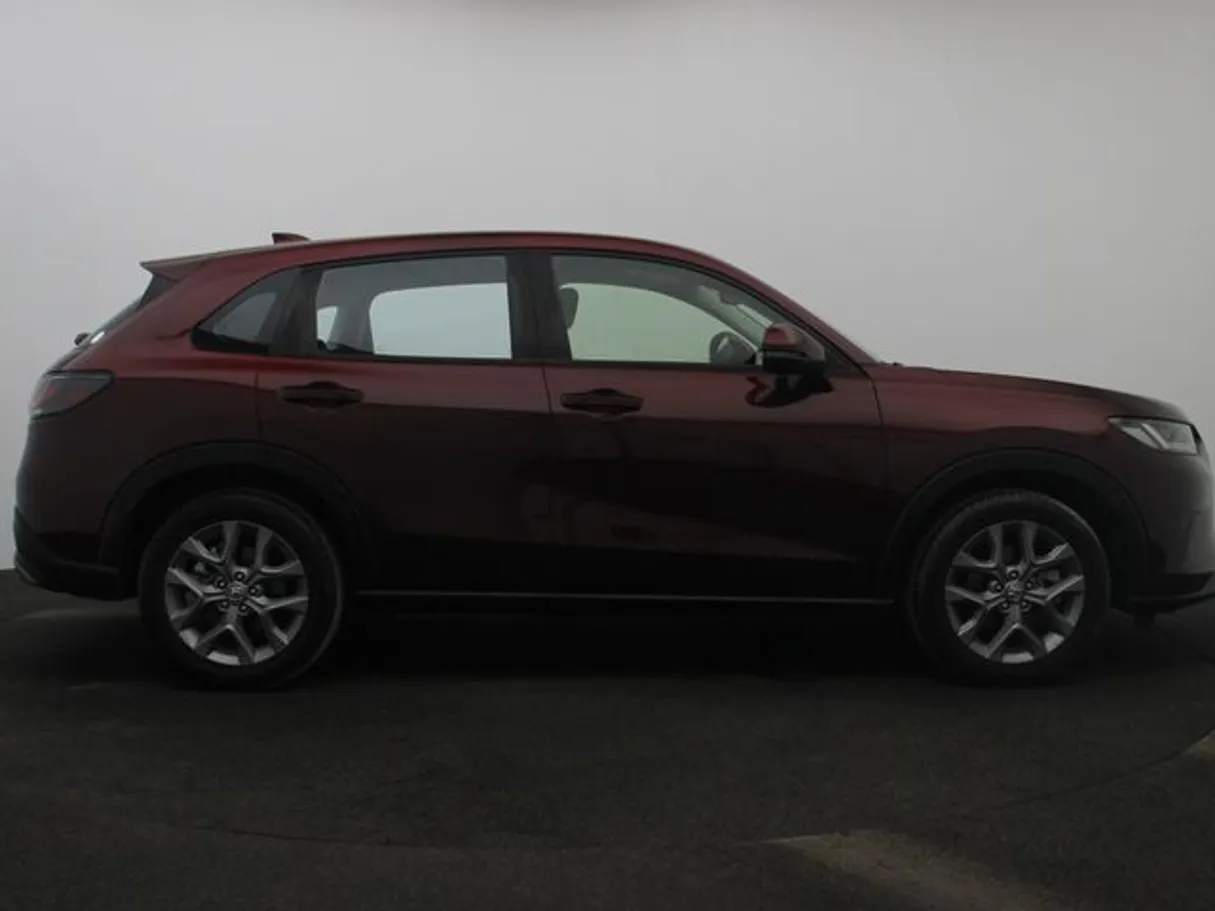 Car image 13