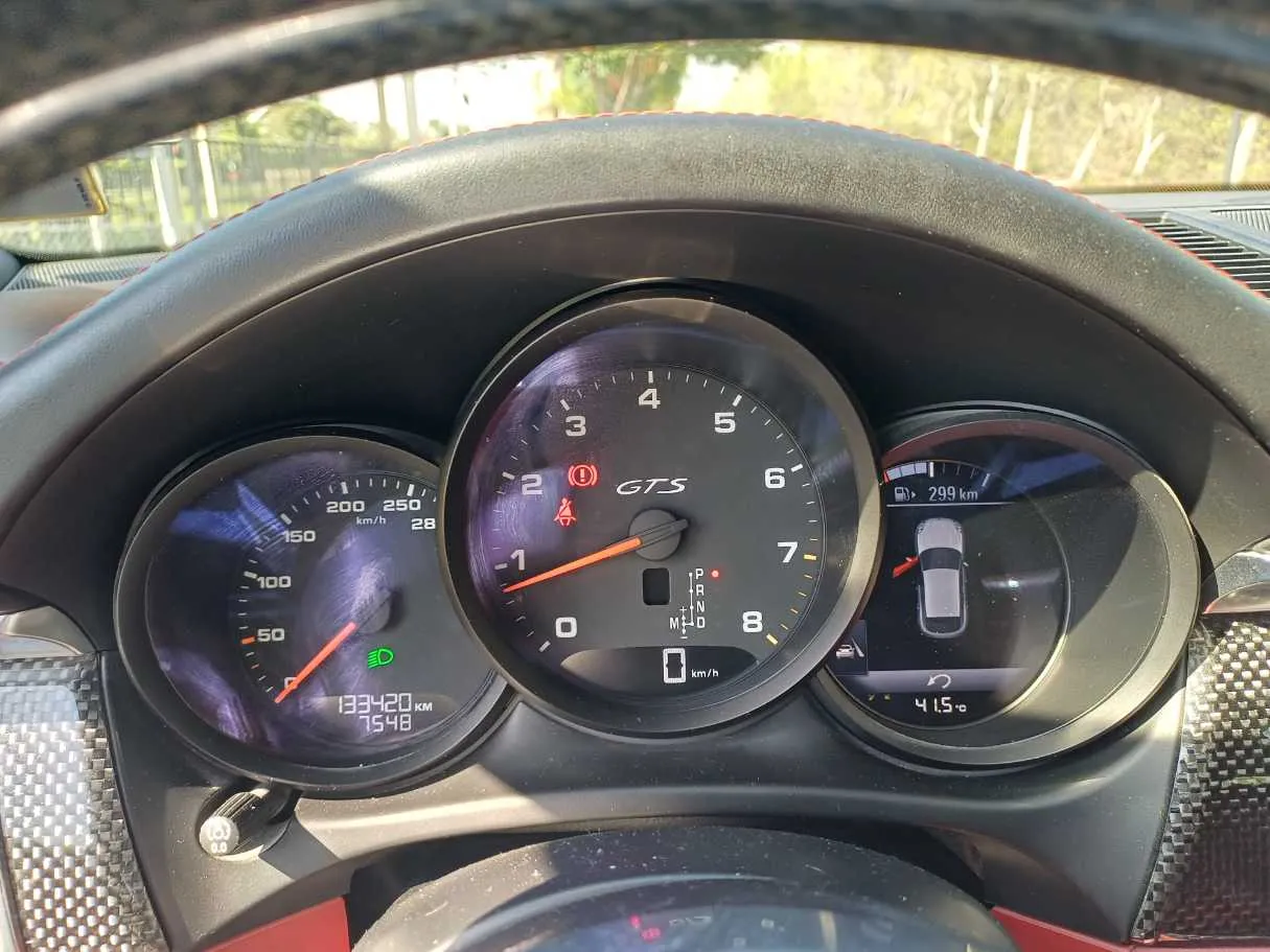 Car image 23