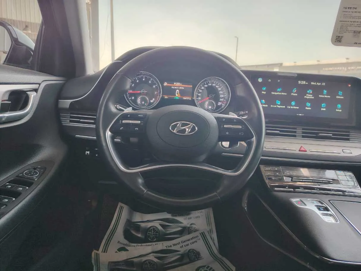 Car image 25