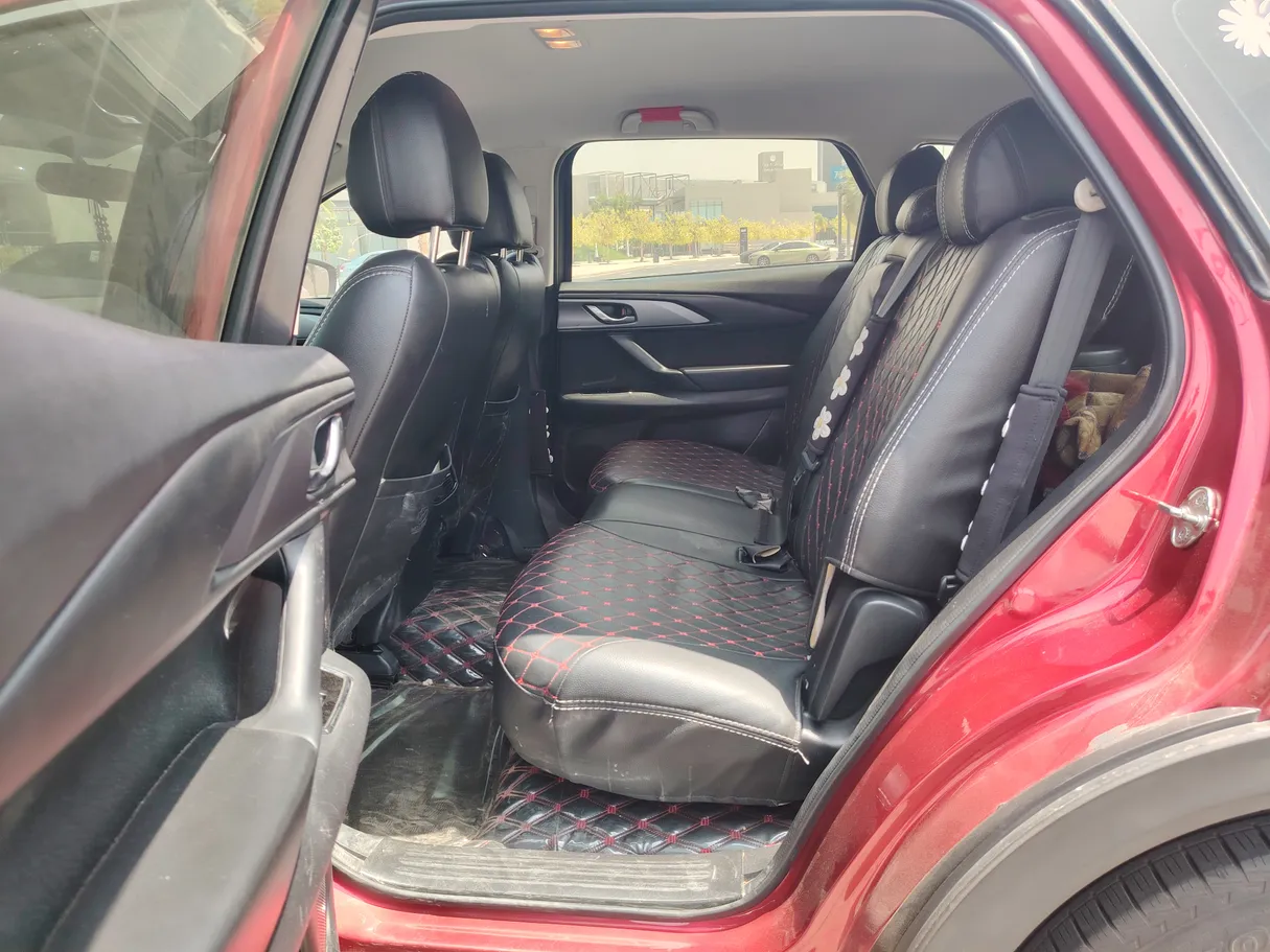 Car image 15