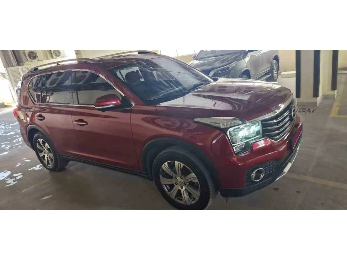 Car image 3