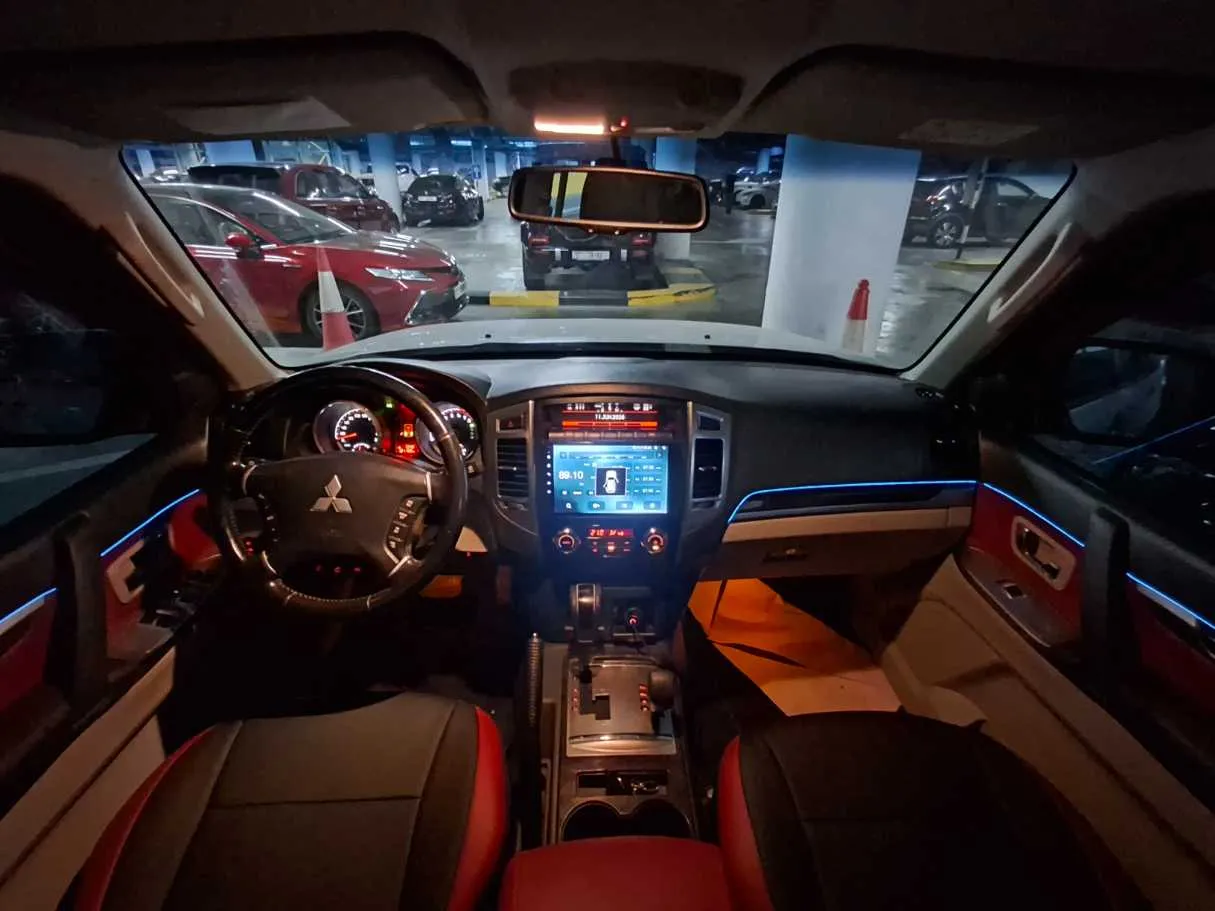 Car image 16