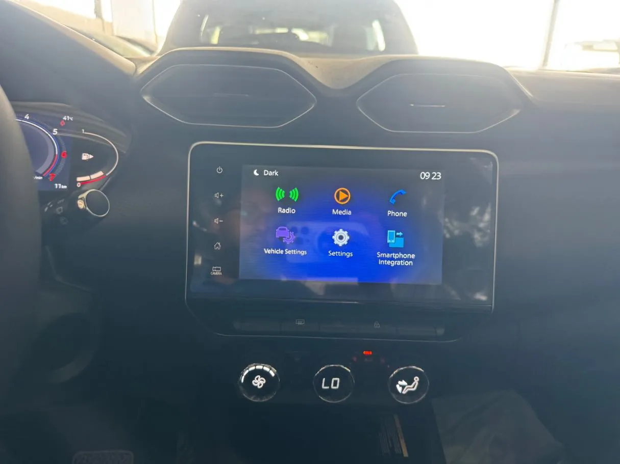 Car image 15