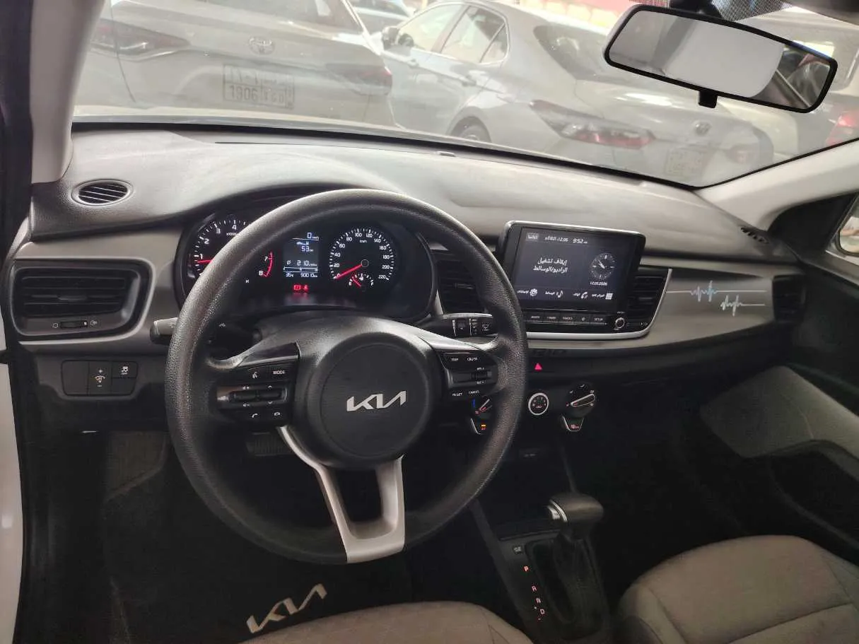 Car image 13