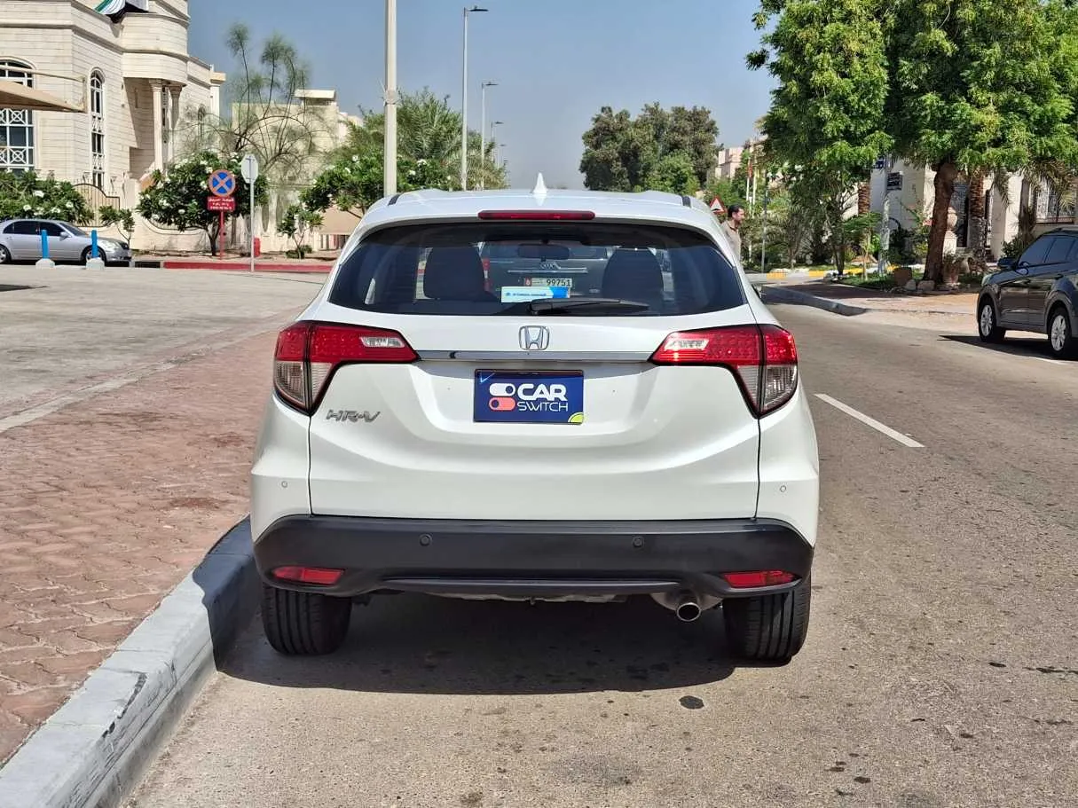 Car image 6