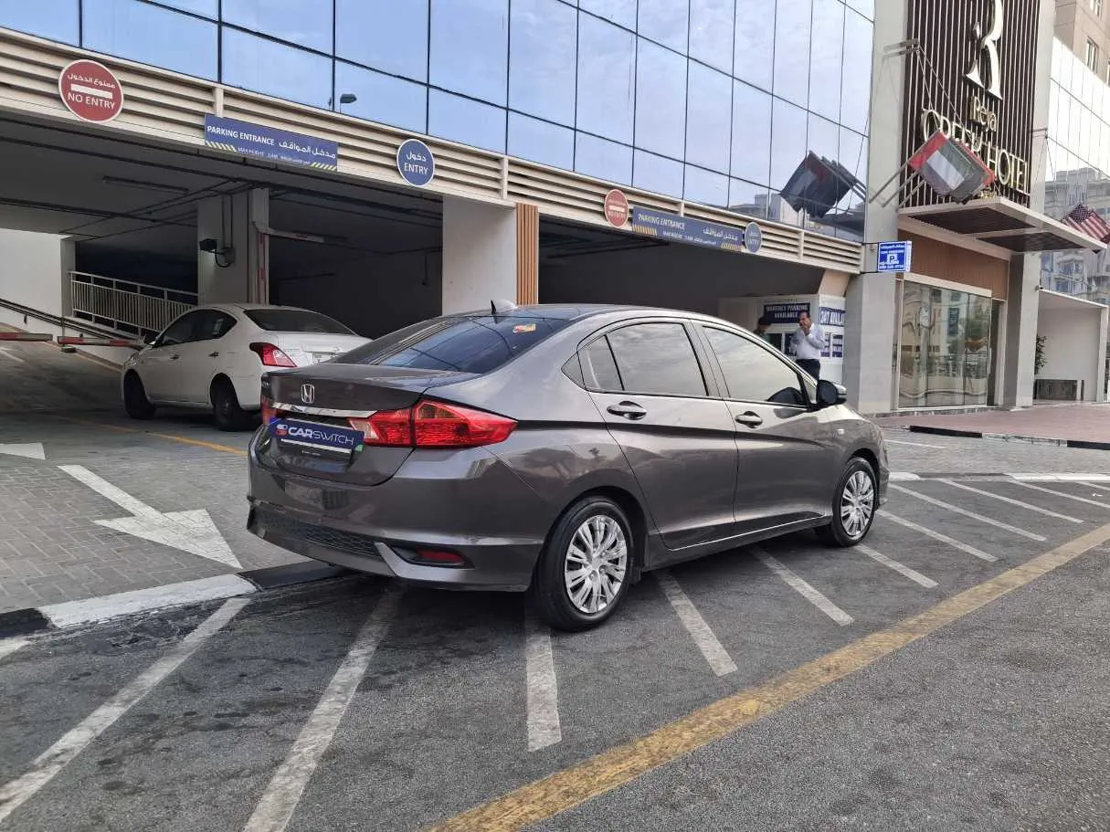 Car image 5