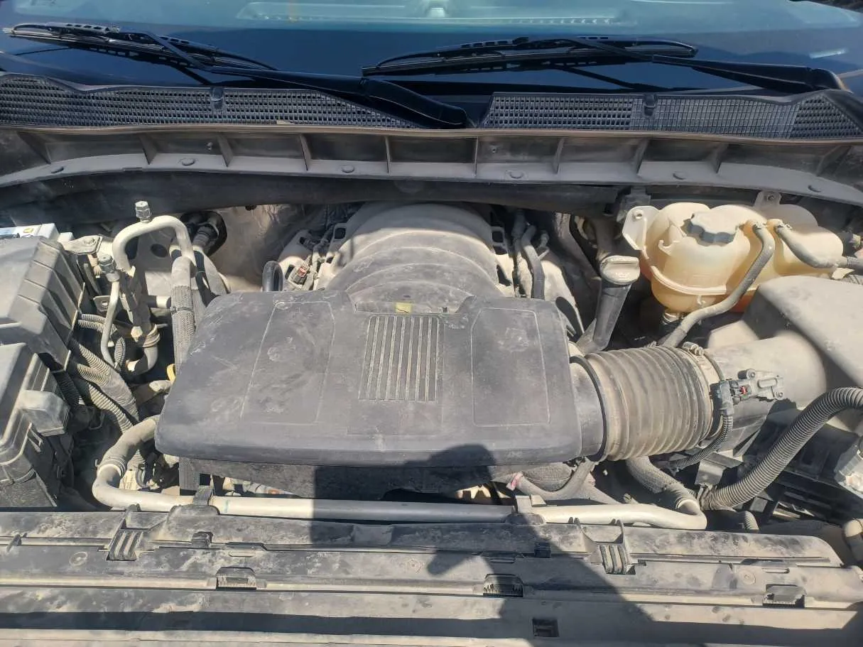 Car image 17