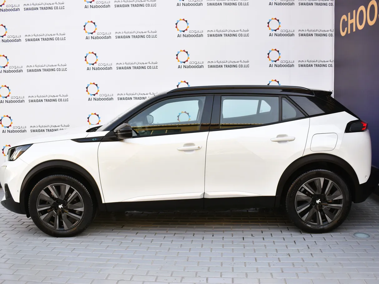 Car image 8