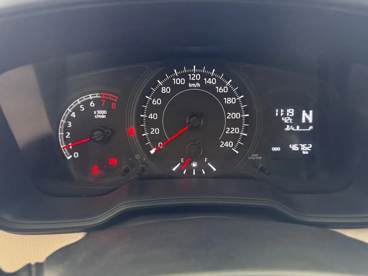 Car image 14