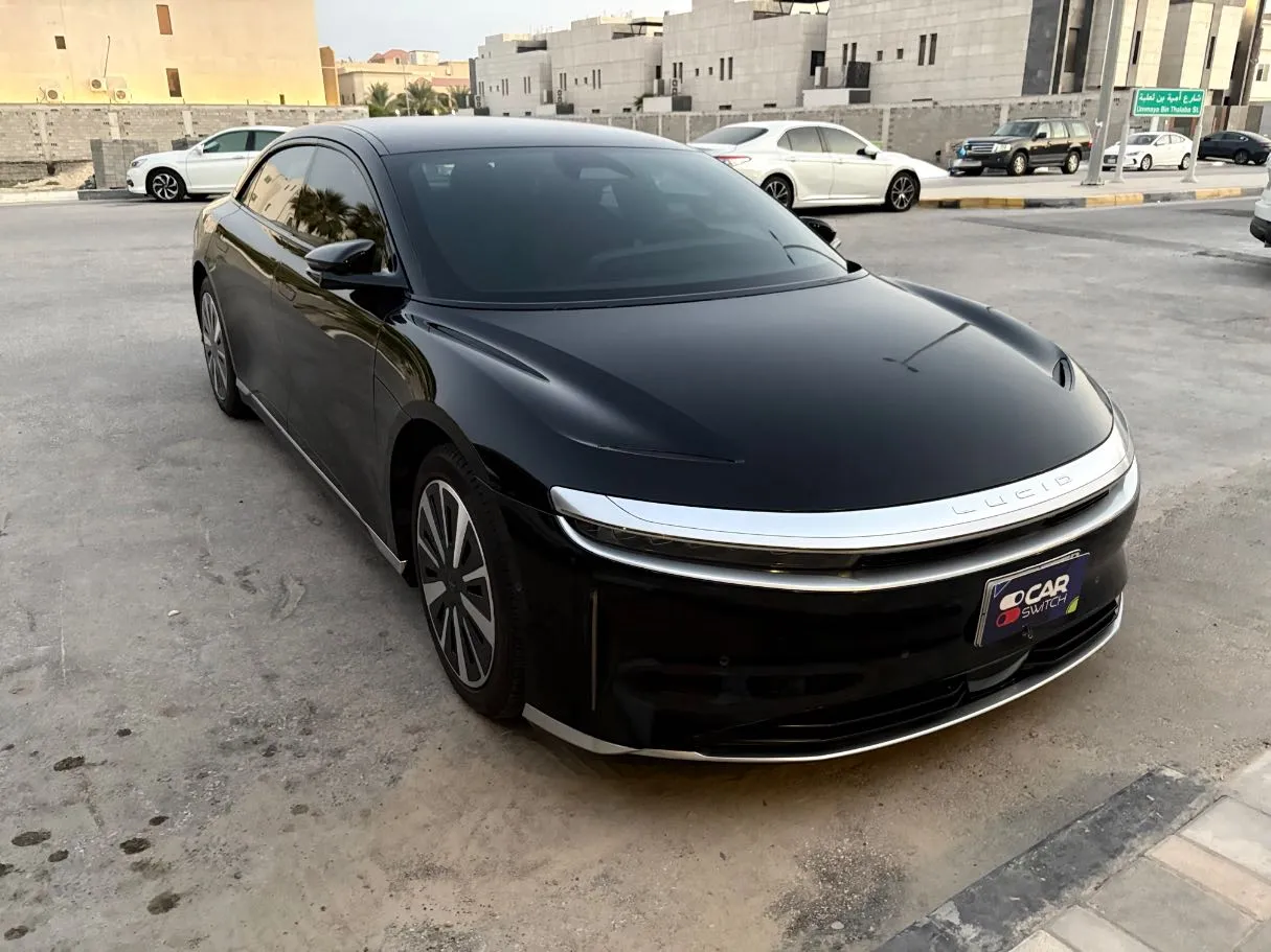 Car image 3