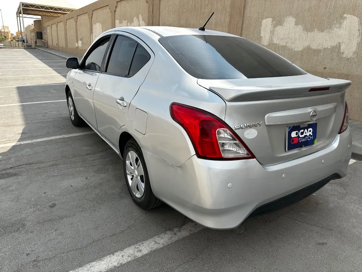 Car image 7