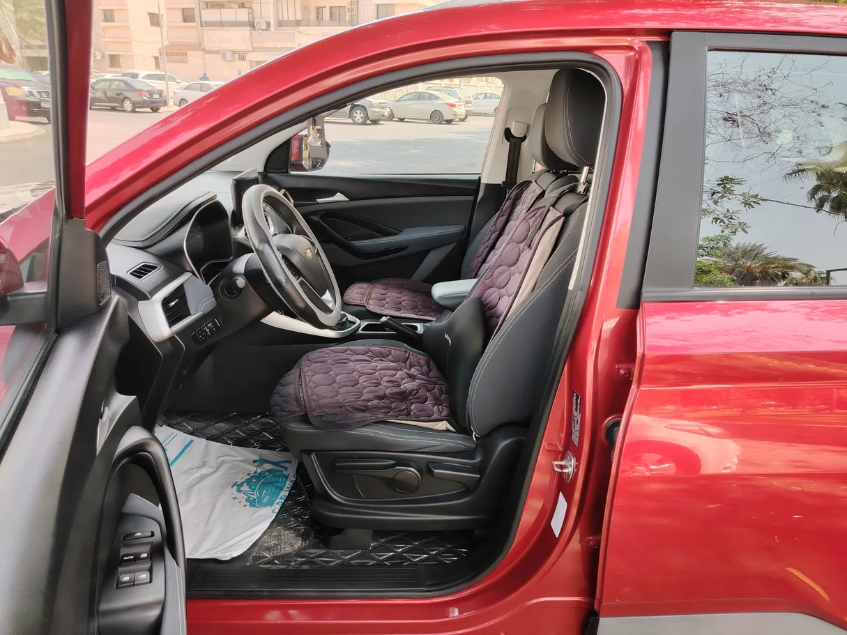 Car image 13
