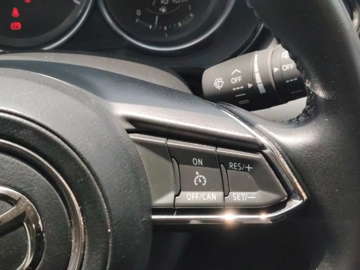 Car image 23