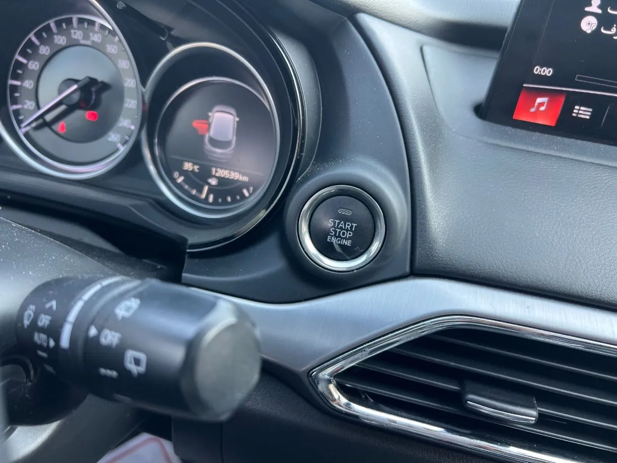 Car image 25