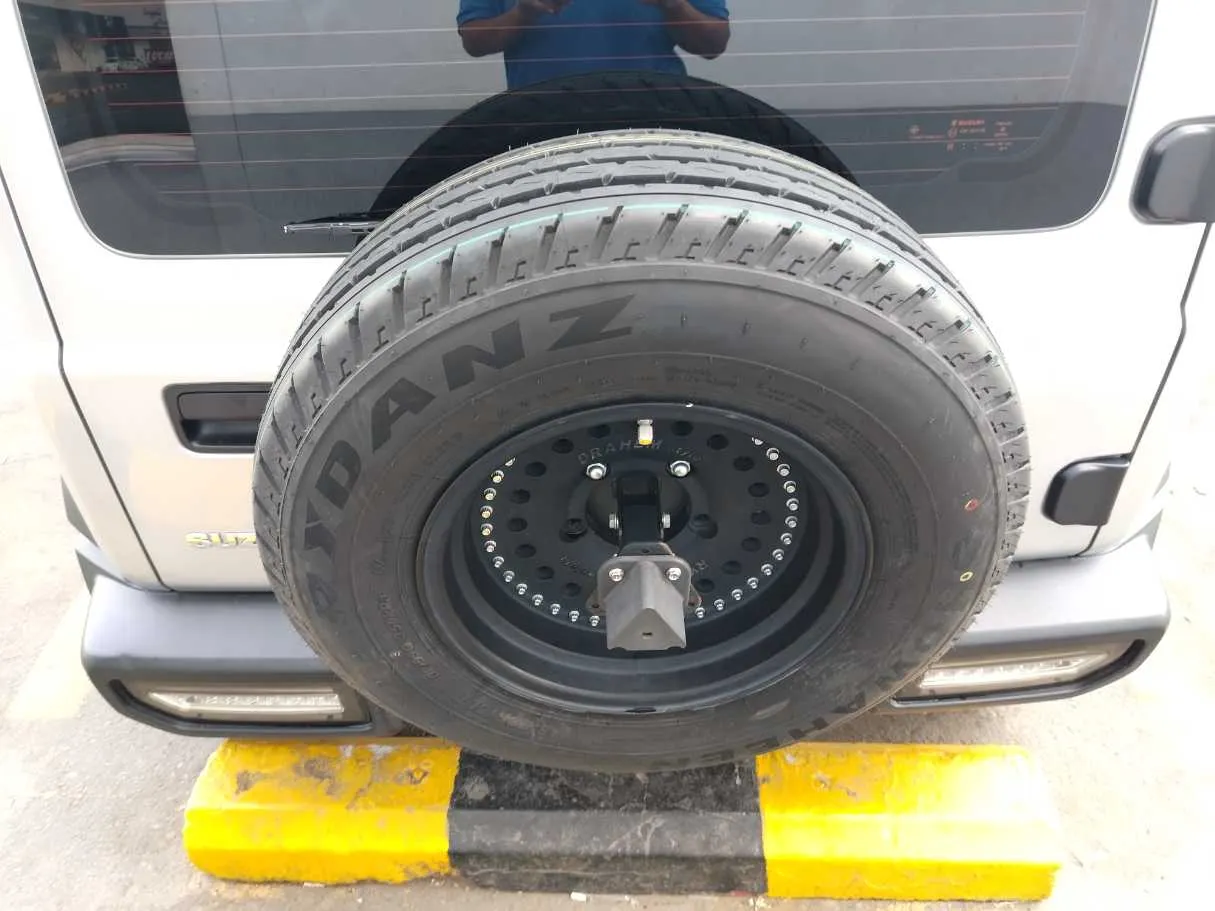 Car image 34