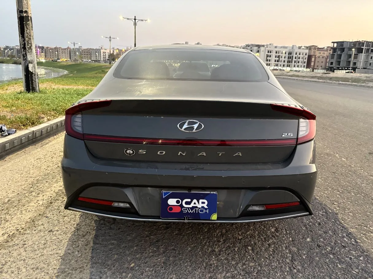 Car image 6