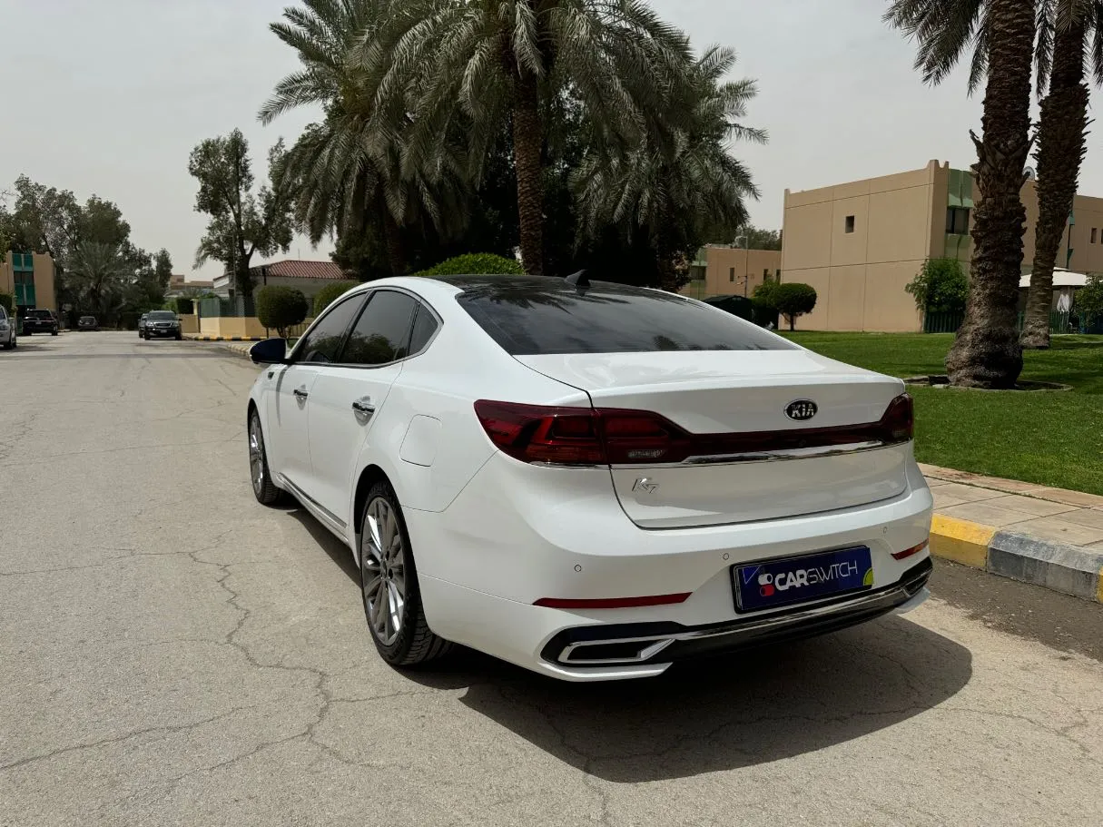 Car image 7