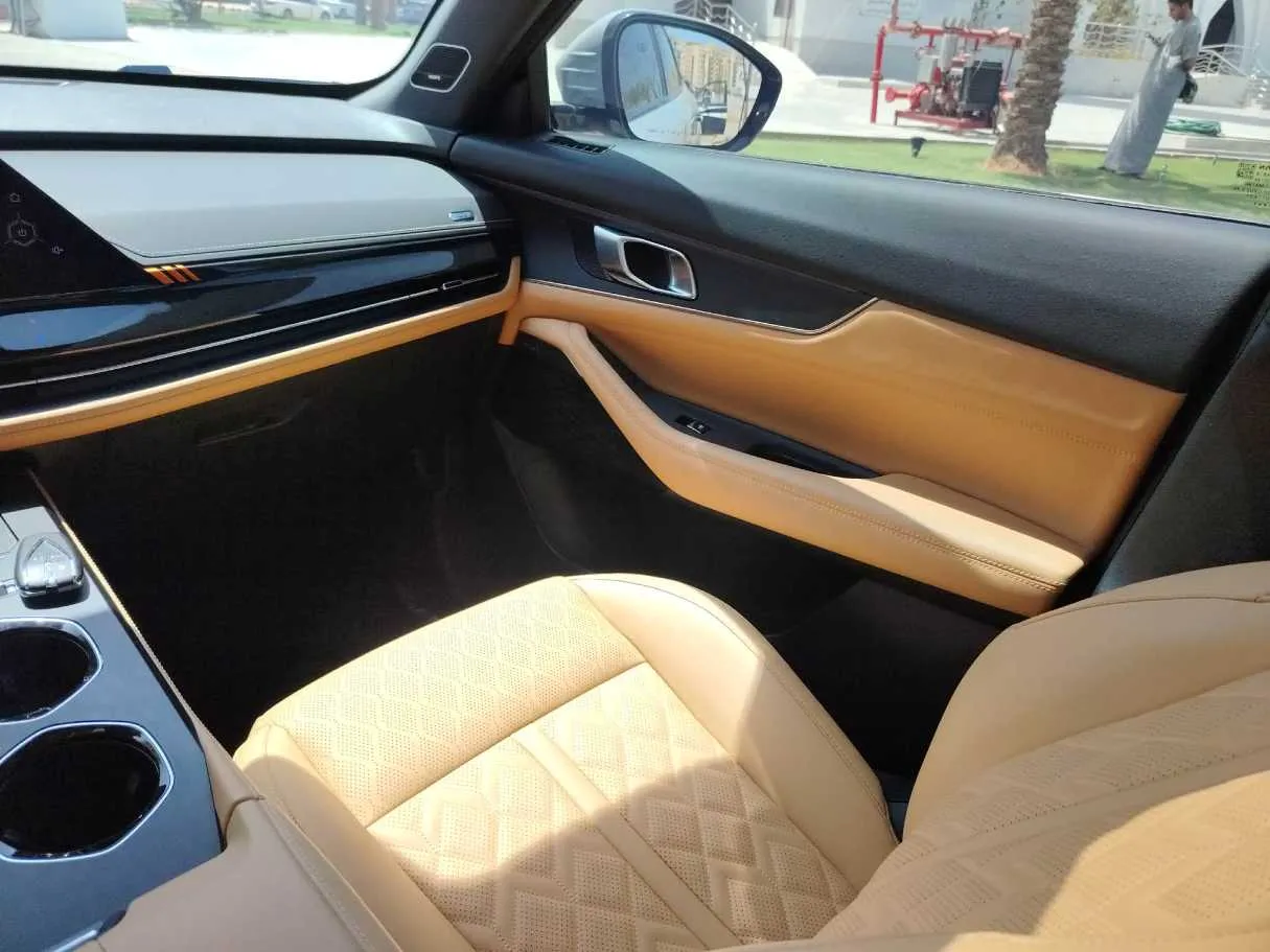 Car image 38