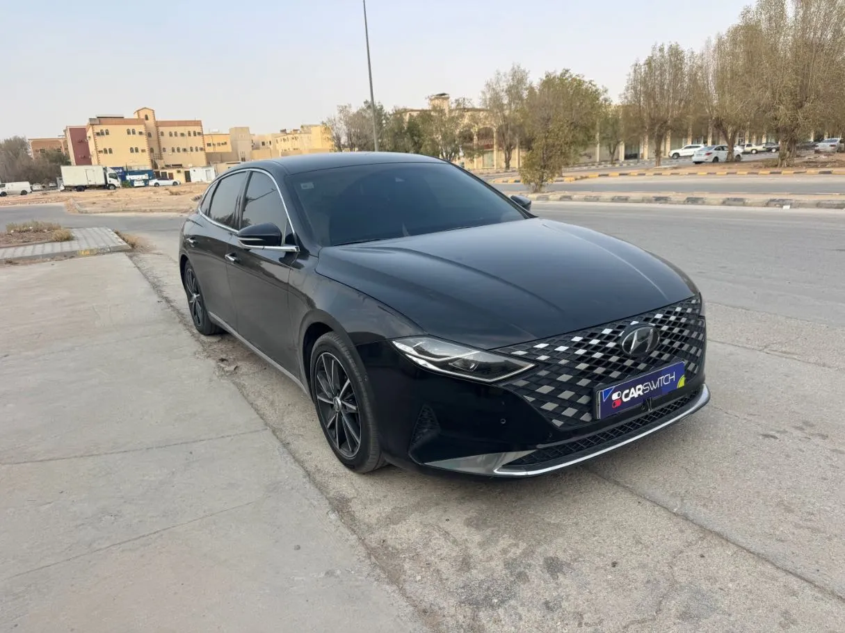 Car image 3
