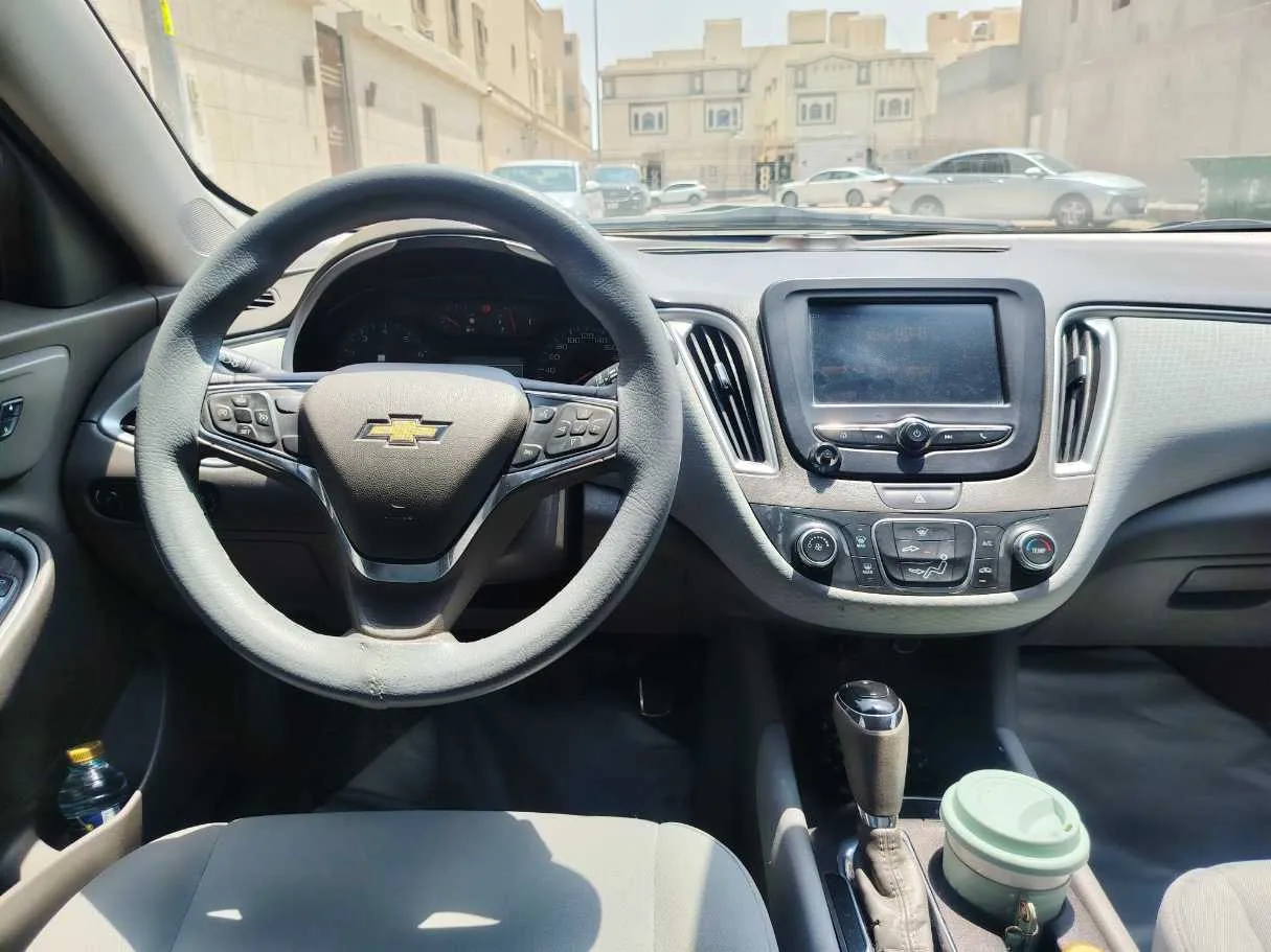 Car image 18