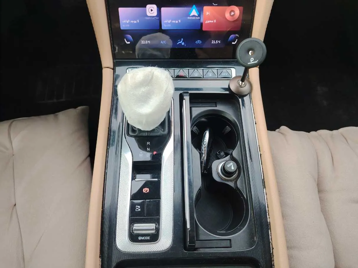 Car image 14