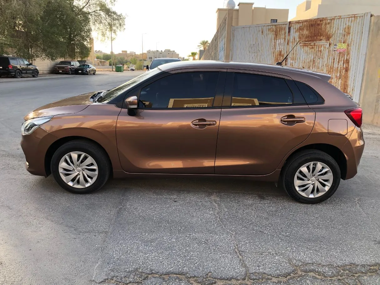 Car image 8