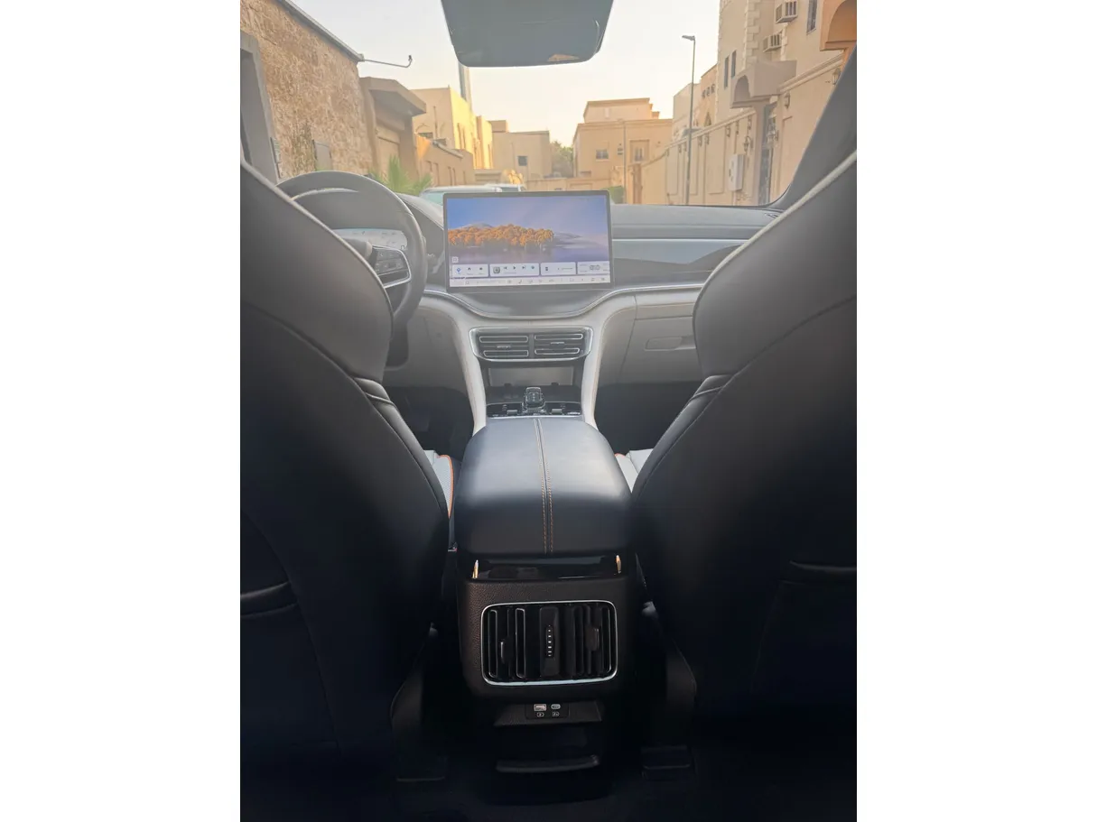 Car image 22
