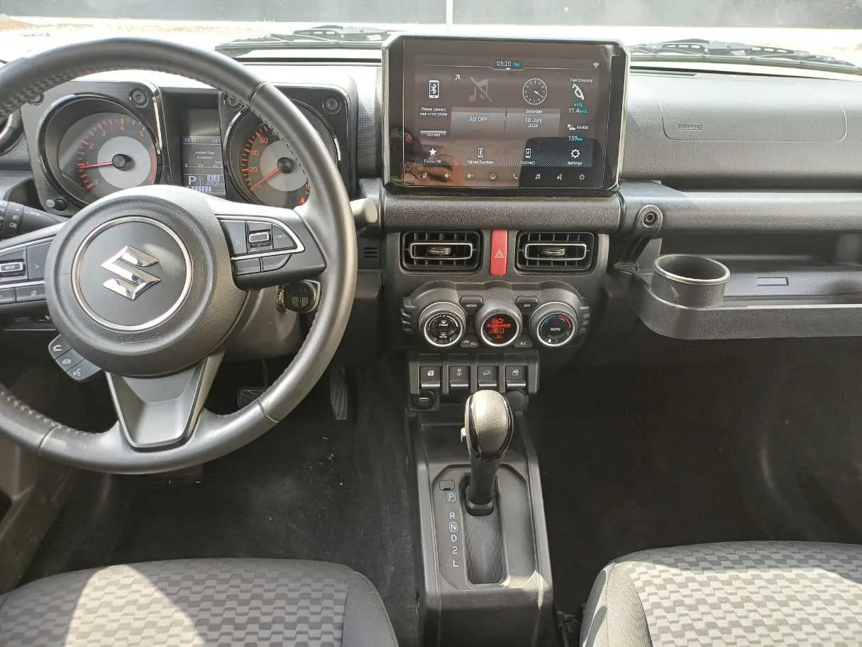 Car image 18