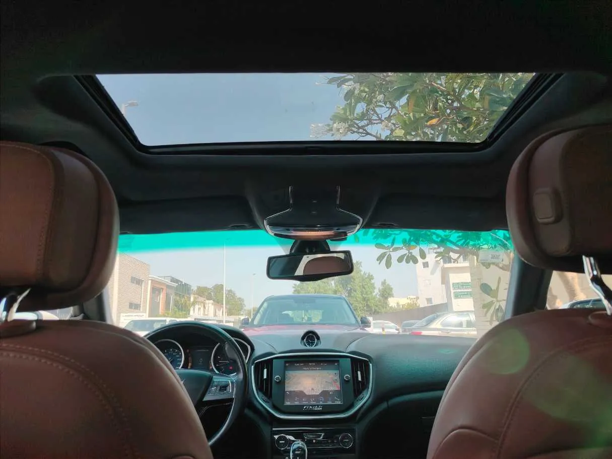 Car image 17