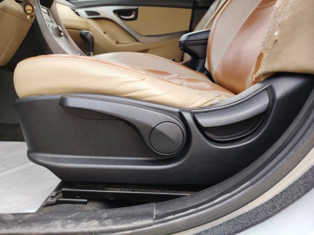 Car image 27