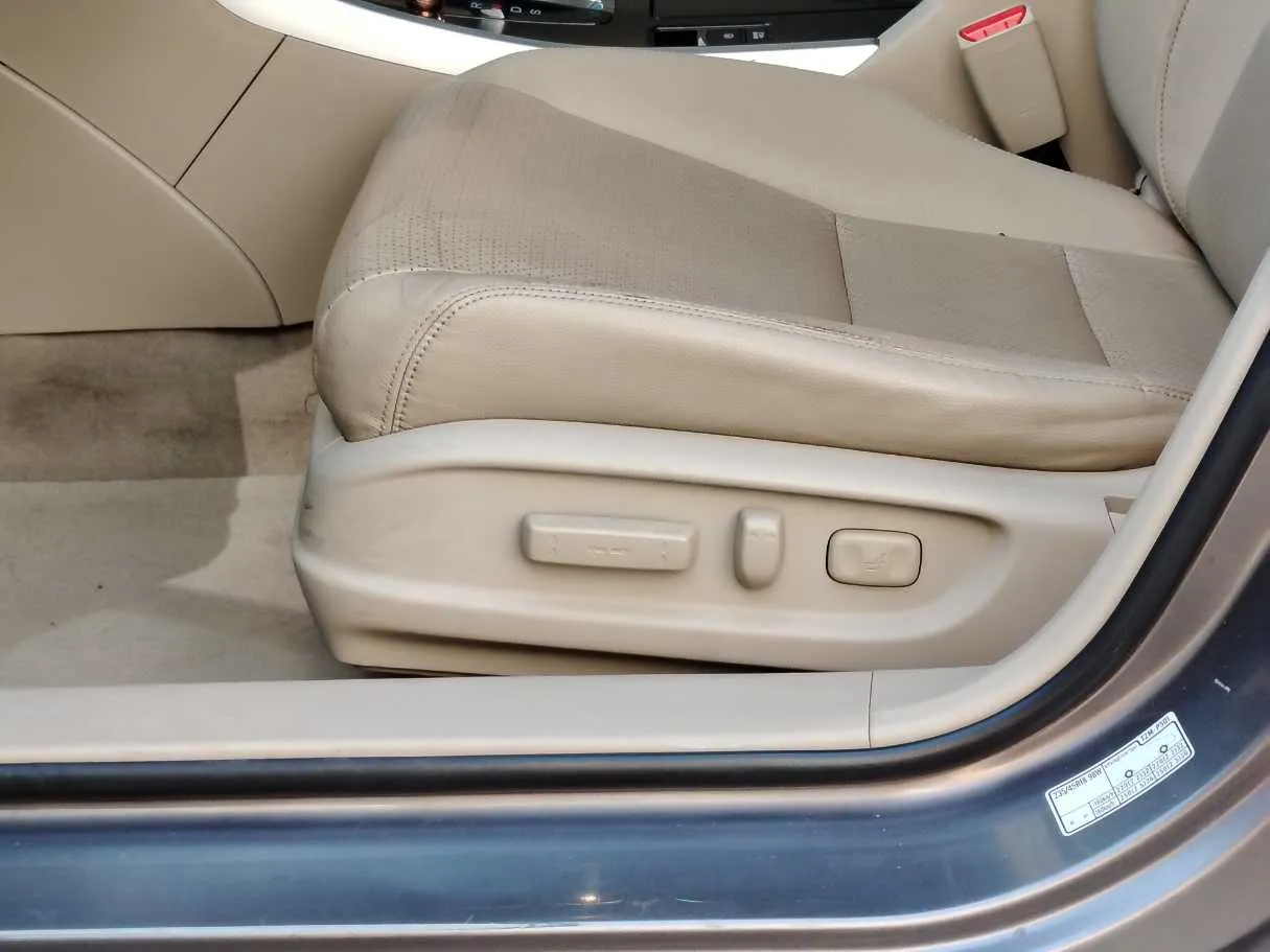 Car image 32