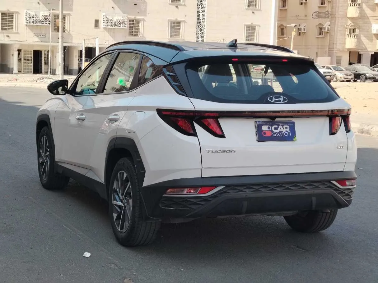 Car image 7