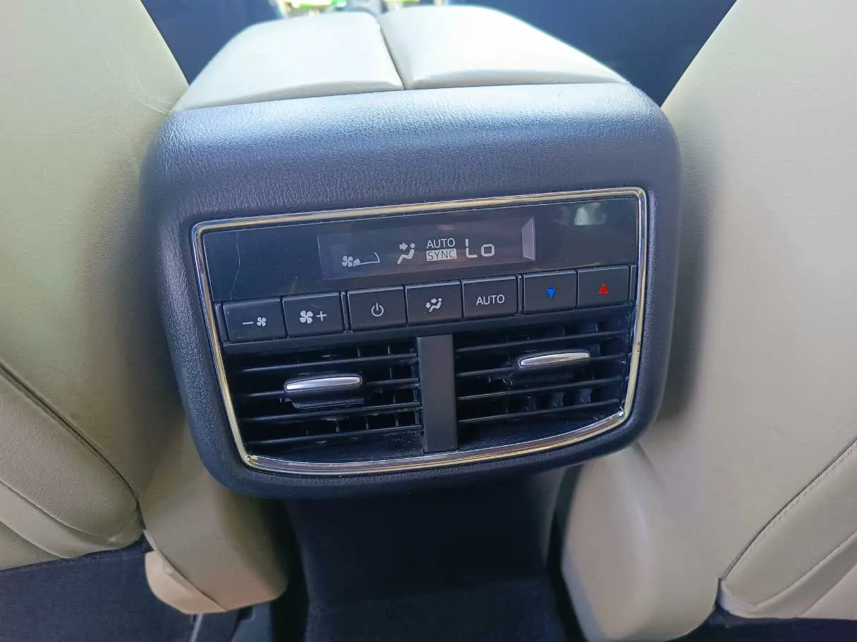Car image 34