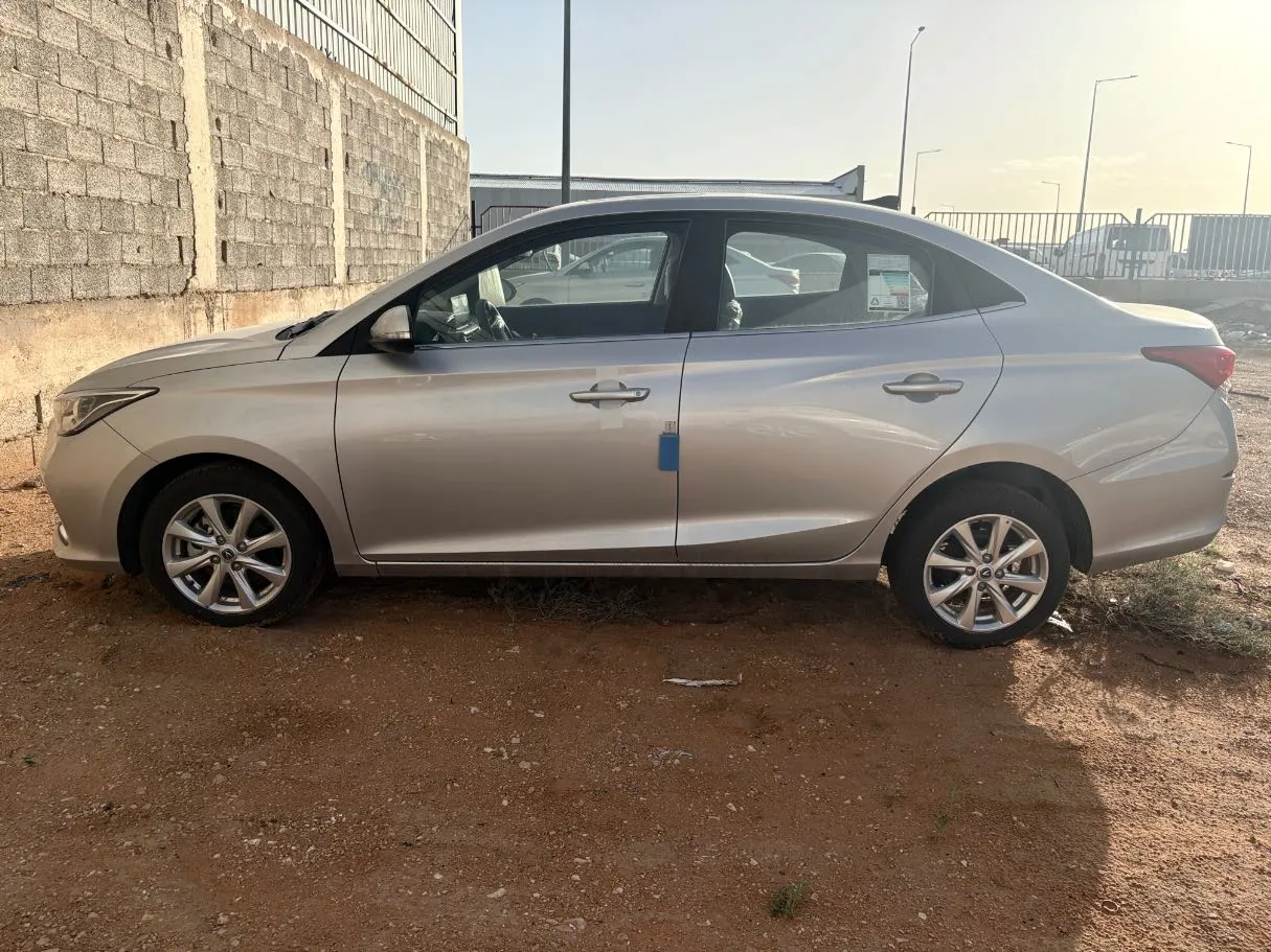 Car image 7
