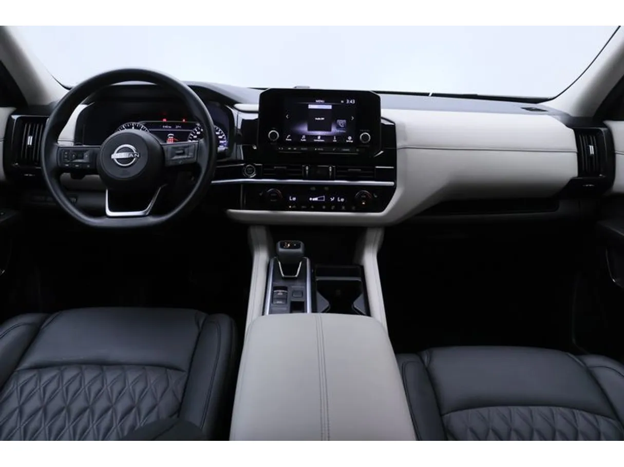 Car image 14