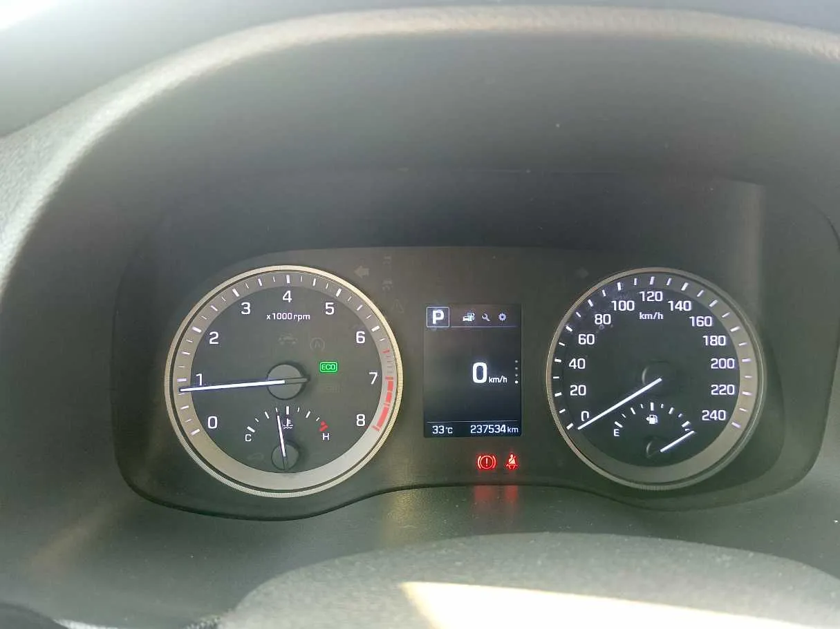 Car image 25