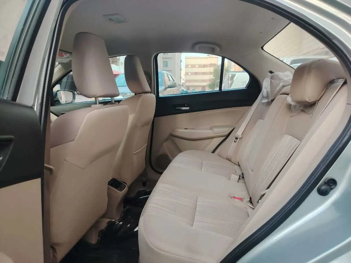 Car image 40