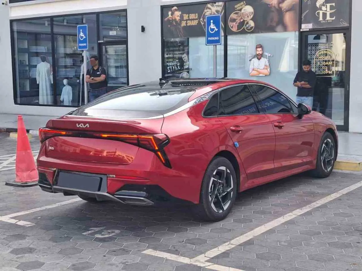 Car image 5