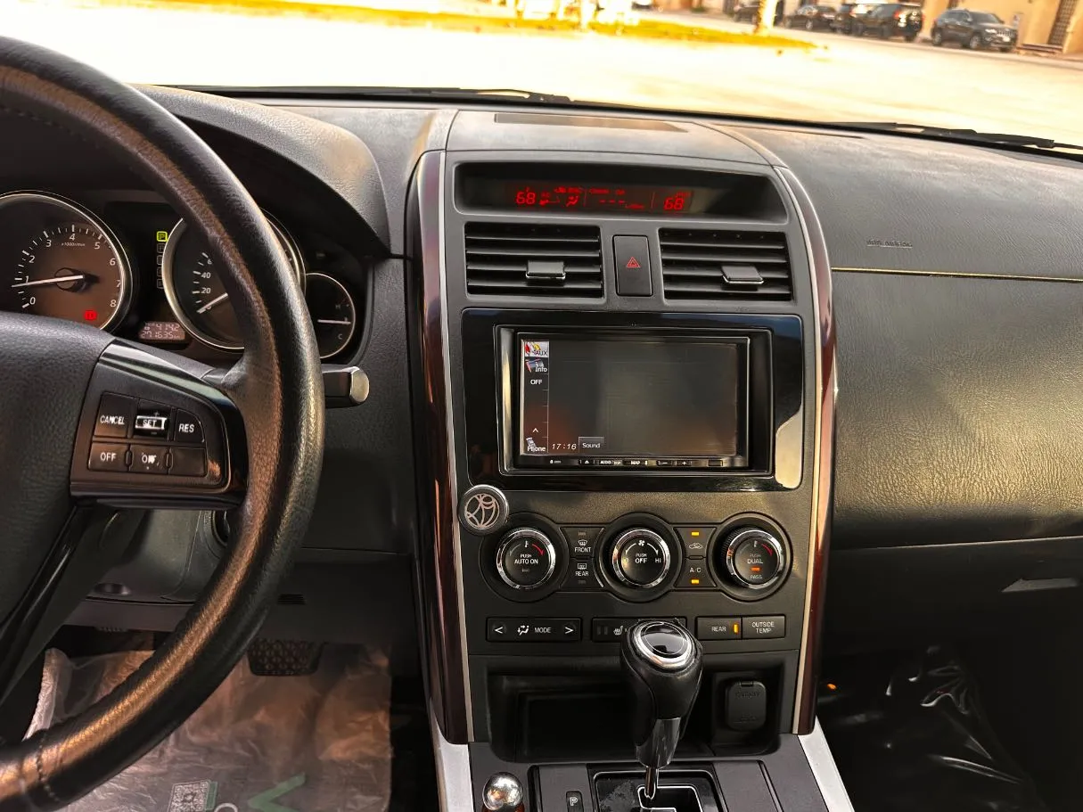 Car image 20